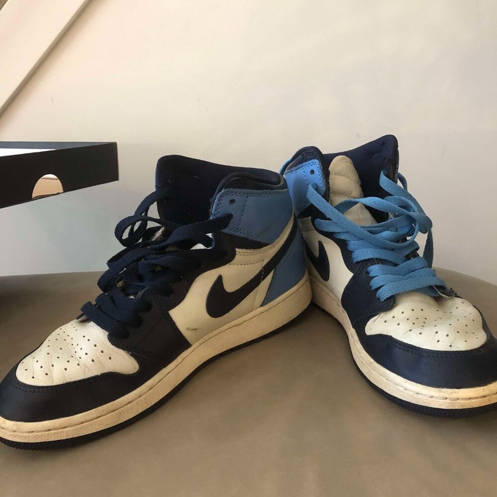 Air Jordan 1 Retro High OG "Obsidian/University Blue" sneakers